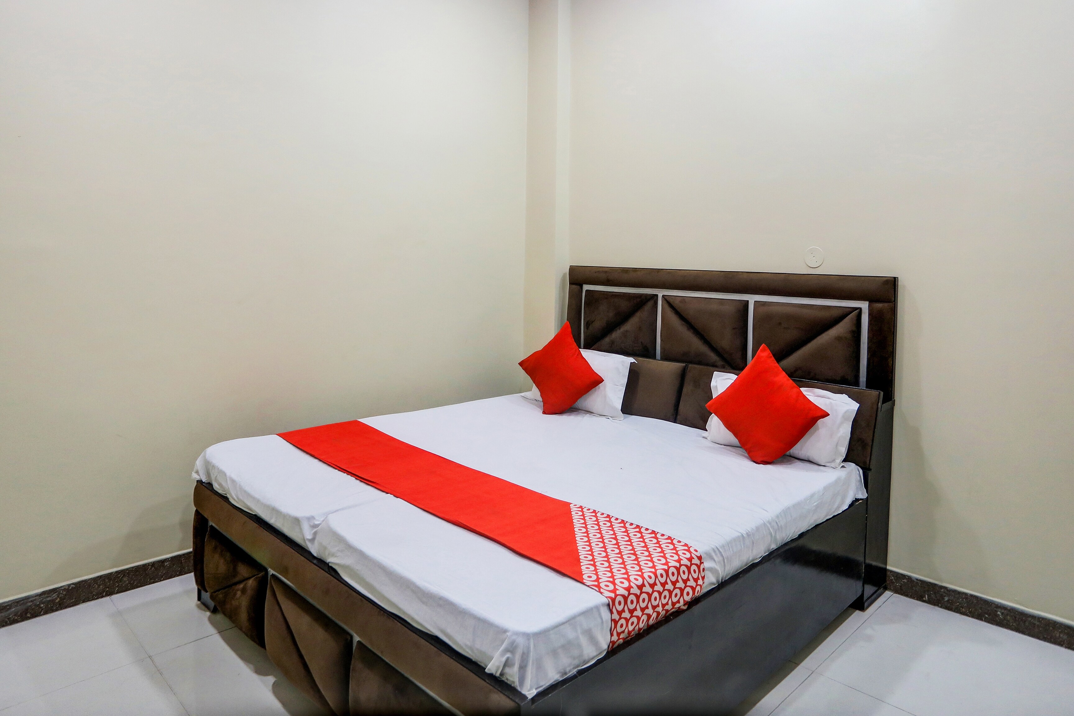 OYO Flagship P. S Palace, Flagship Kanpur, Book ₹667 OYO