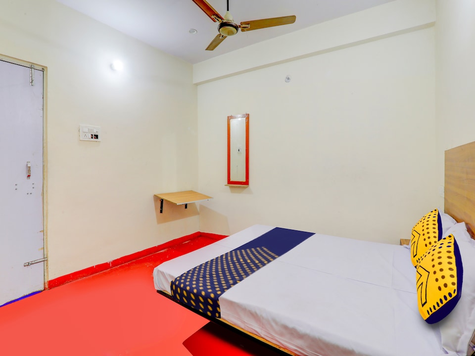 SPOT ON Traingle Guest House, Golghar, Gorakhpur