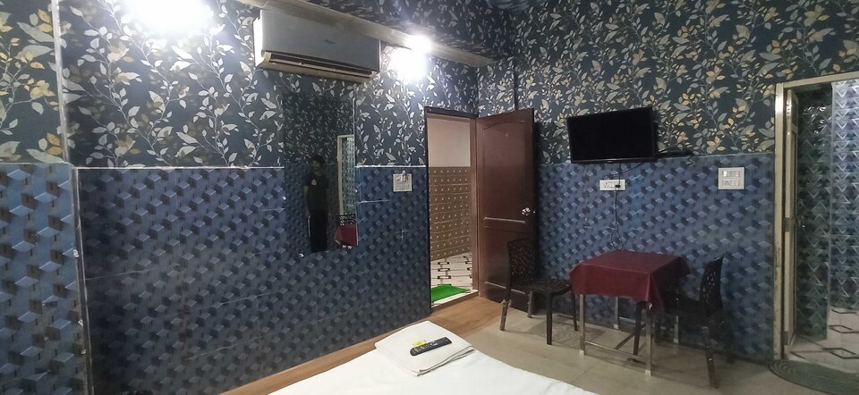 Live on DEL3091, Anand Vihar Delhi, Delhi