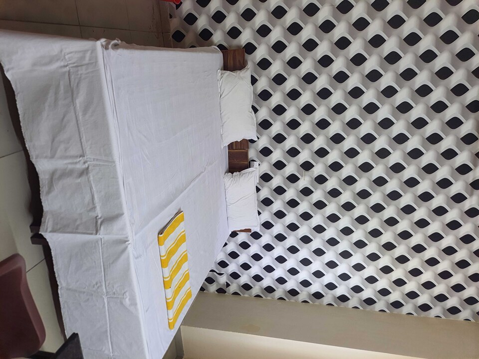 POP HOME 81680B Hill View Rooms, Nayagaon Chandigarh, Chandigarh