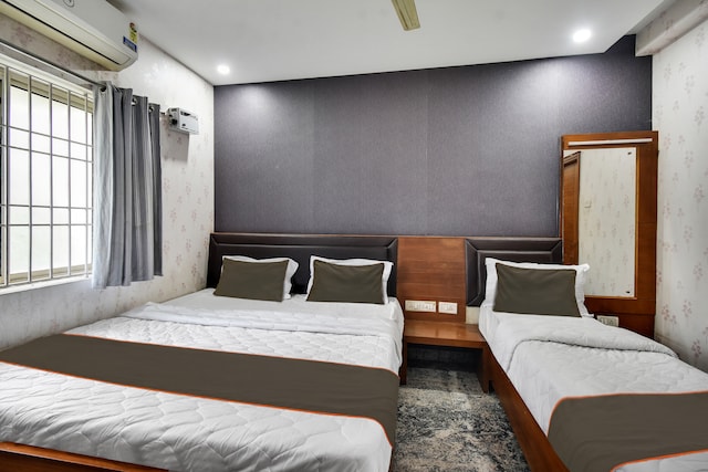 OYO Hotel O ECR royal stays 