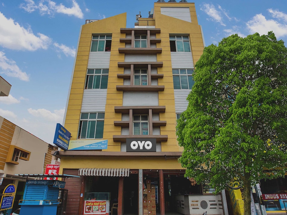 Hotel O Manjushree Boarding & Lodging nearby Dr.BR Ambedkar Stadium  Basveshwar nagar, Tumkur Road, Bangalore