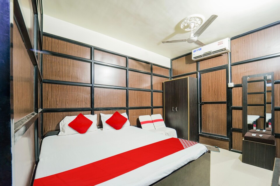 OYO Flagship Pal Banquet Hall & Guest House, Danapur, Patna