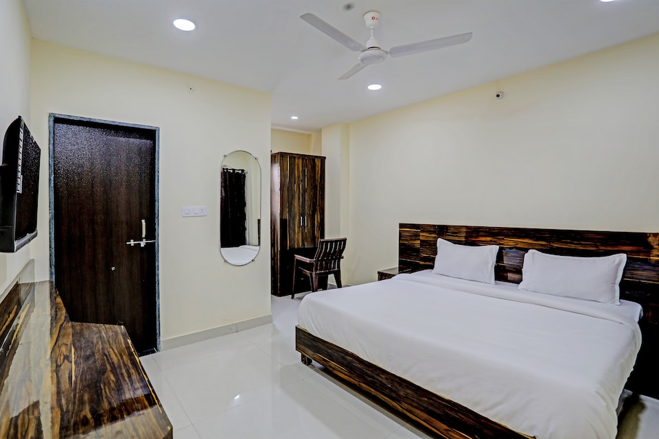 Hotel O Regal Edge, MP Nagar Bhopal, Bhopal