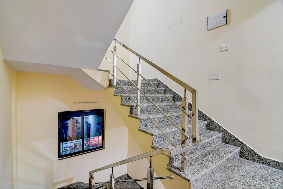 Hotel O Himgiri Guest House., Rajarhat Kolkata, Kolkata