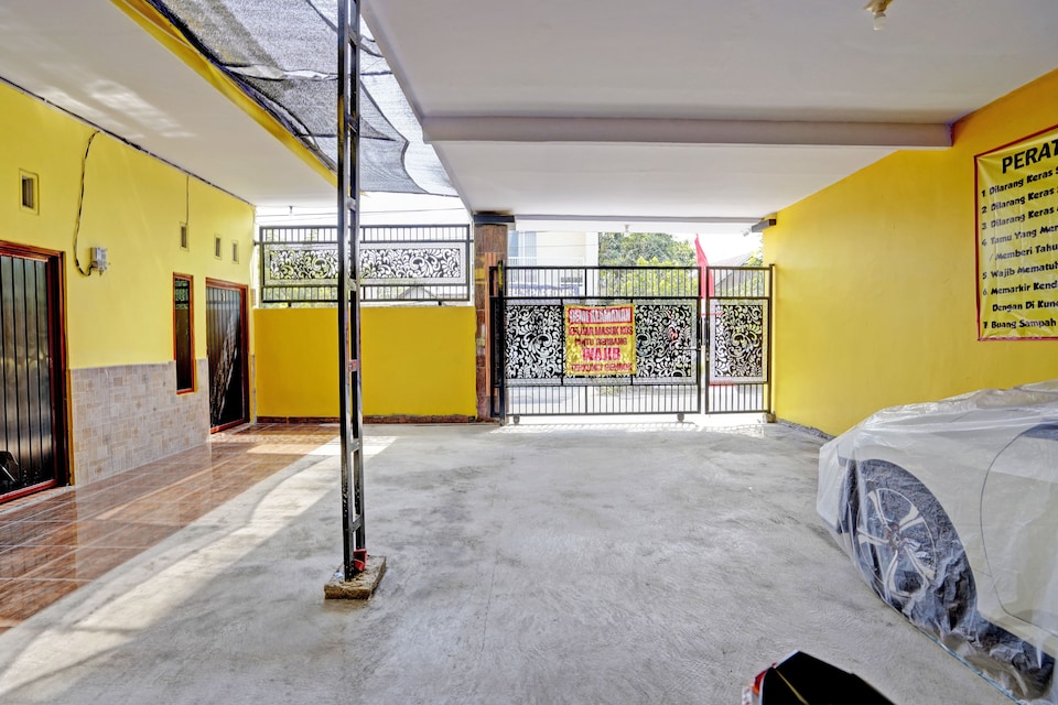OYO Life 92920 Rumah Kost Azca, Sidoarjo, Sidoarjo
