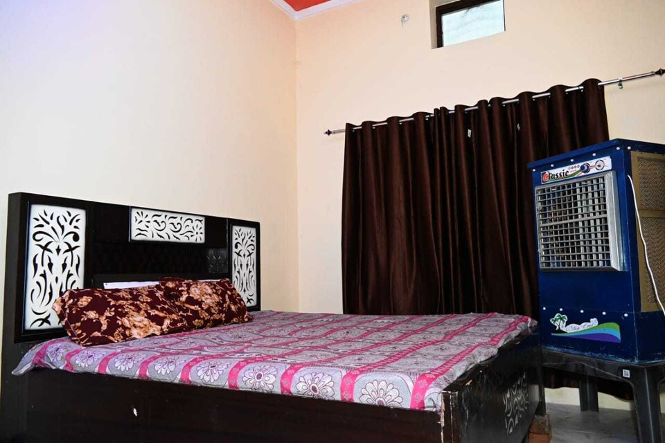 SPOT ON Rooms Galaxy , Chandausi, Chandausi
