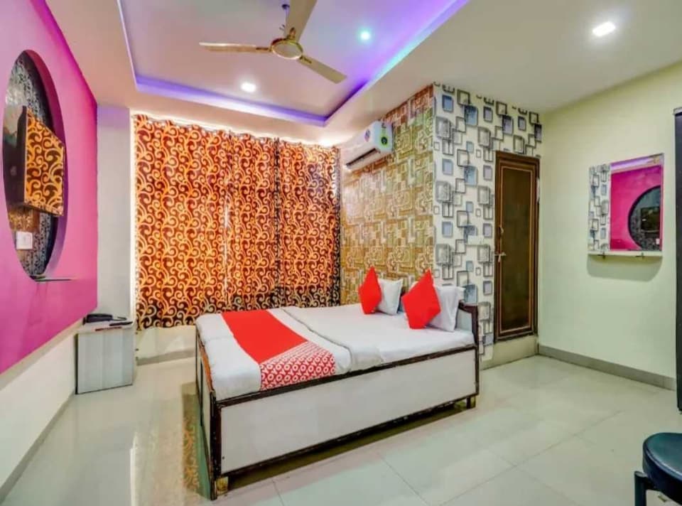 OYO Hotel White House, Pithampur Indore, Indore