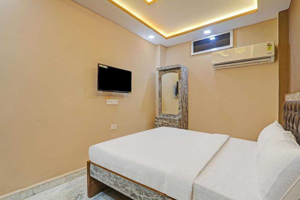 POP 81698H Hotel Surya , Kanpur Railway Station, Kanpur