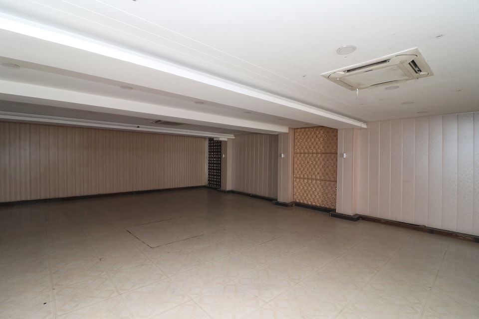 OYO 1723 Hotel Lord's, Dehradun ISBT, Dehradun