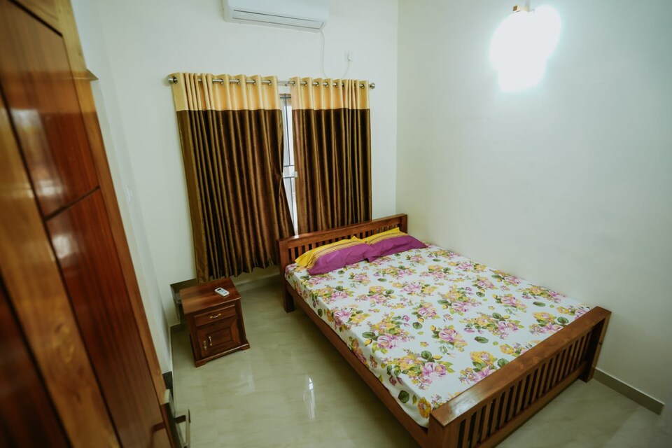 POP 81700C Mariyem Tower, Vytilla Kochi, कोच्चि