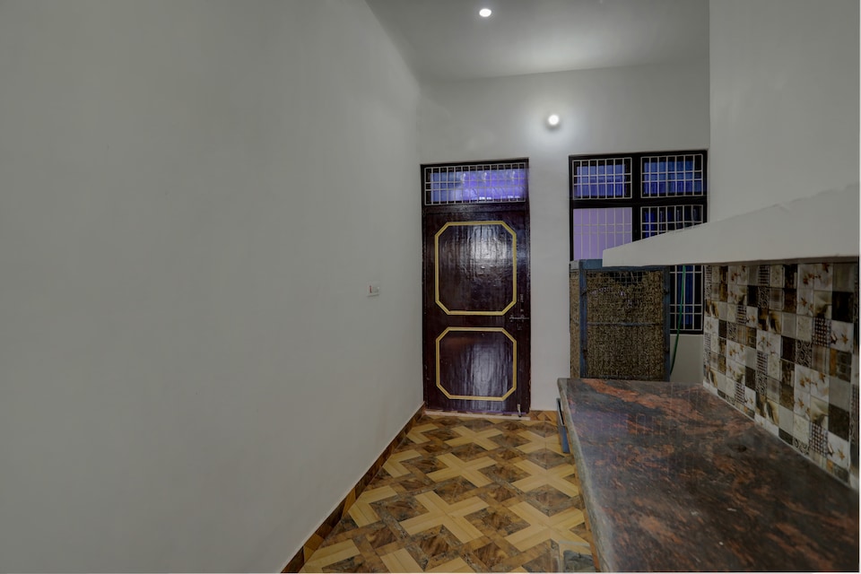 SPOT ON Golden Imperial, Aligarh, Aligarh