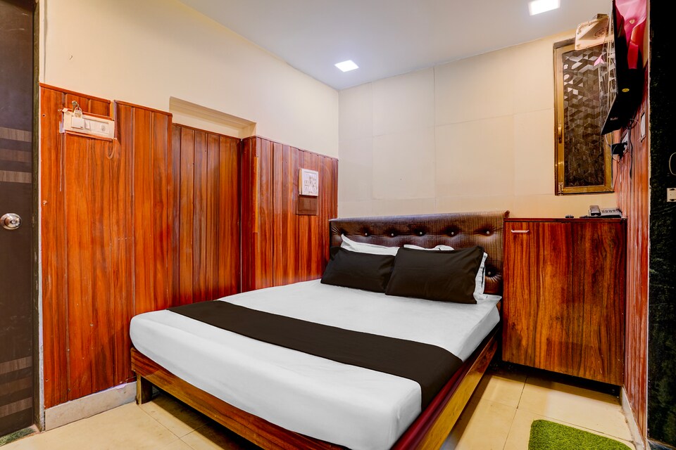 Collection O Chena Creek Godbandar Formerly Hotel Spotlight, Mumbai Borivali-Dahisar-Mira Road, Mumbai