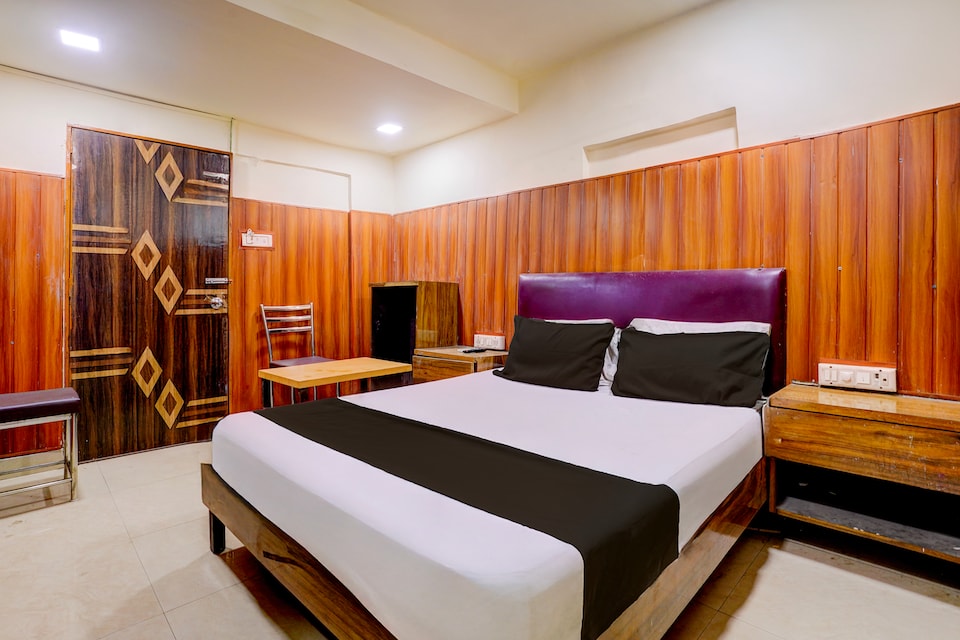 Collection O Chena Creek Godbandar Formerly Hotel Spotlight, Mumbai Borivali-Dahisar-Mira Road, Mumbai