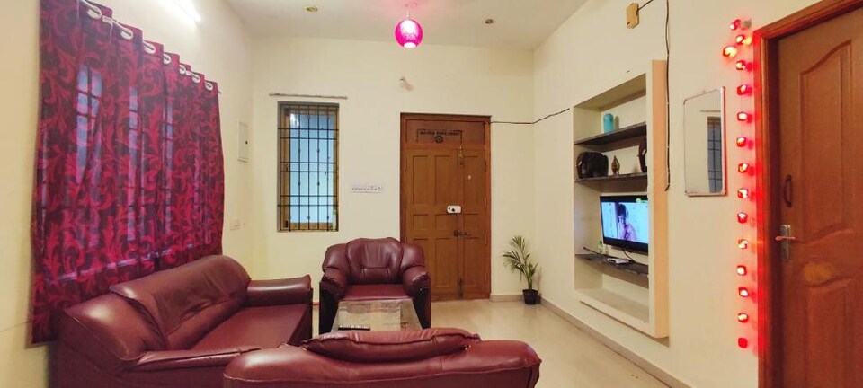 POP HOME 81704H D Square Home Stays, Pondicherry City Centre, Pondicherry