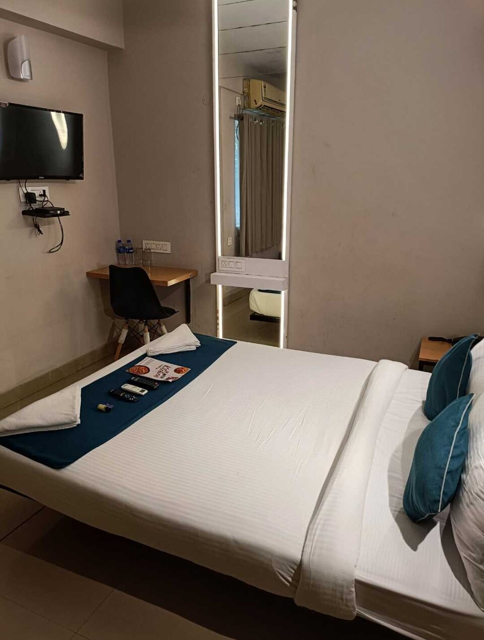 POP 81706B The Awa Hotel, Ruby Hospital Kolkata, Kolkata