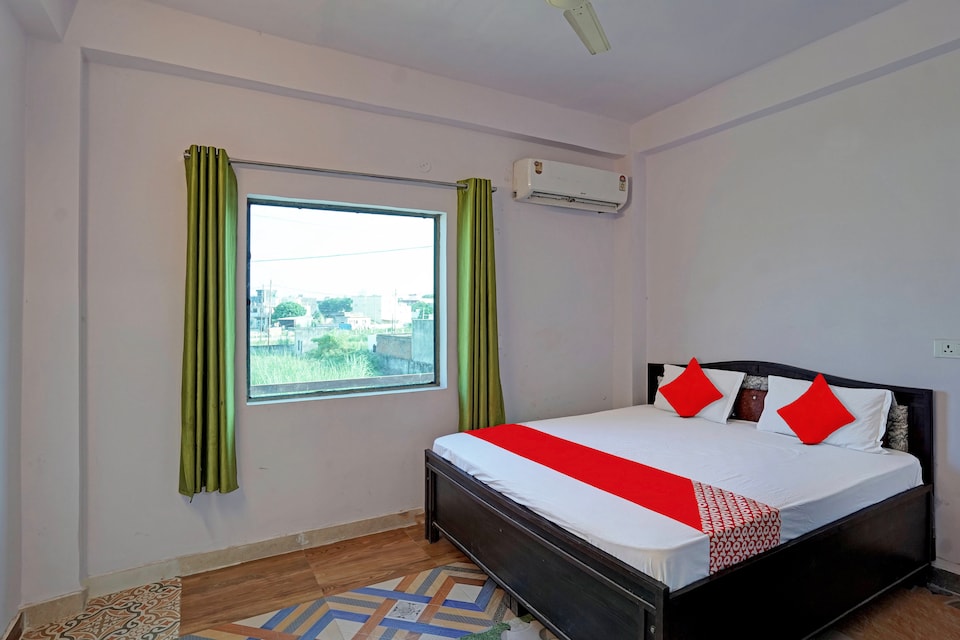 Hotel O Blue Moon, Noida City, Noida