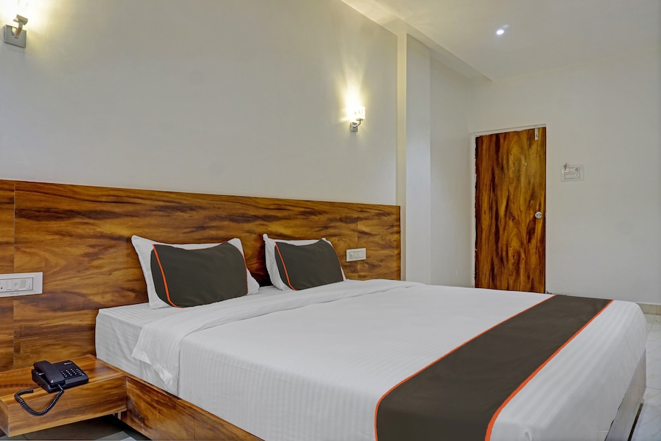 OYO Collection O Omkar Pride, Pune Camp, Pune