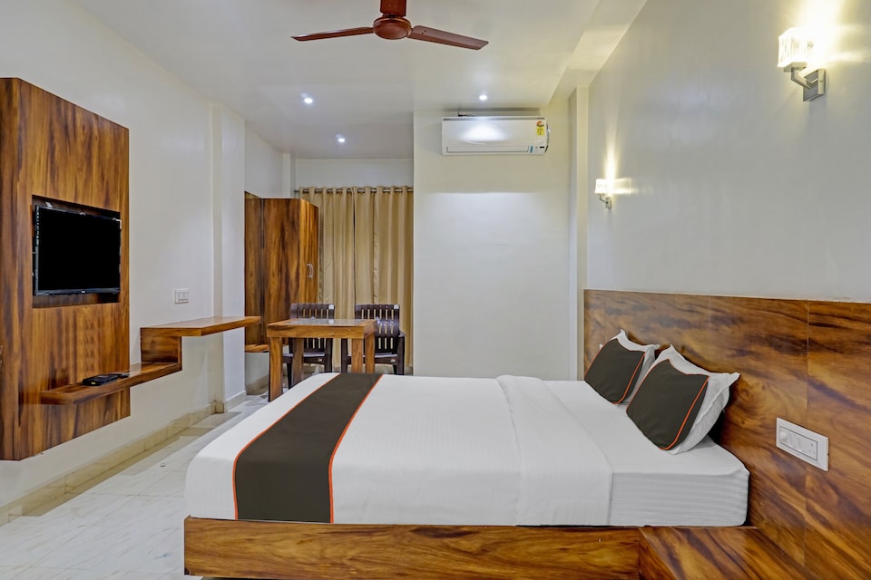 OYO Collection O Omkar Pride, Pune Camp, Pune