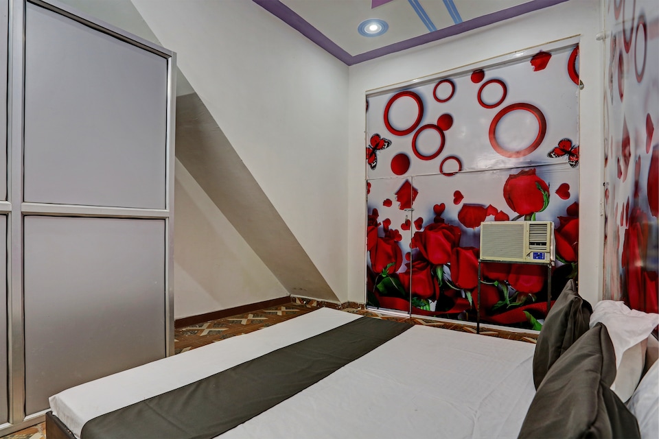 OYO Flagship Hotel Red Rose, Narnaul City, Narnaul