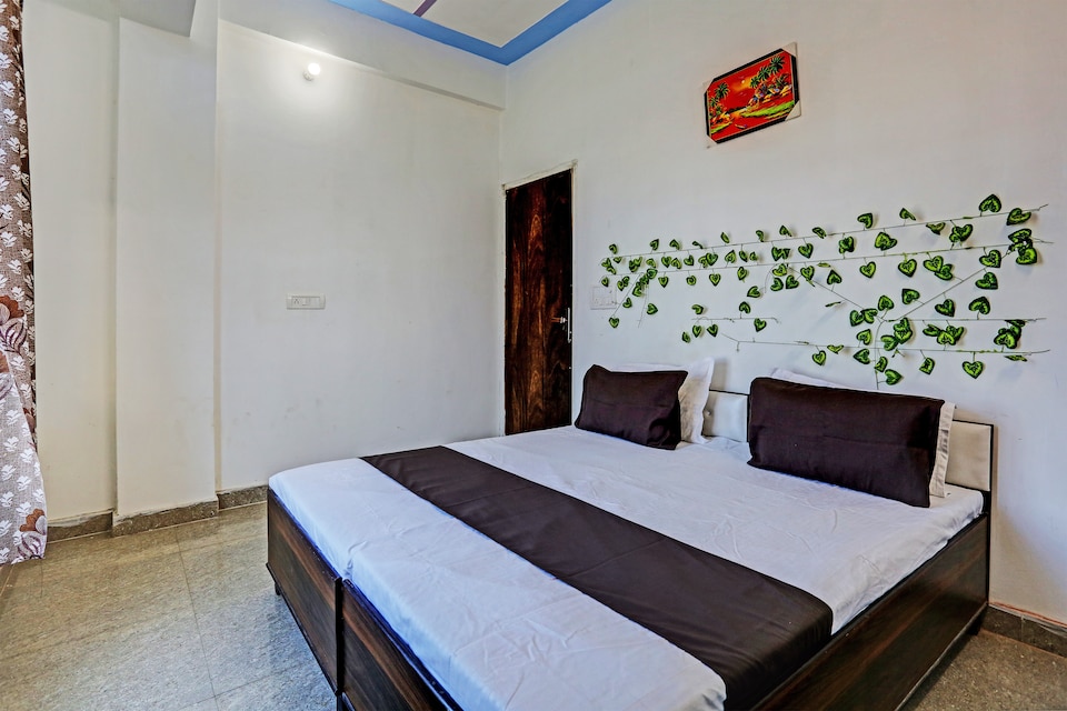 OYO Flagship Hotel Red Rose, Narnaul City, Narnaul