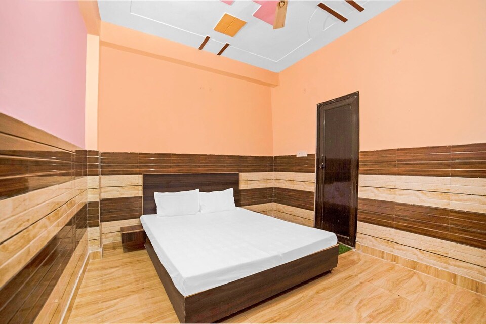 POP 81710A Virat Guest House, North Delhi, Delhi
