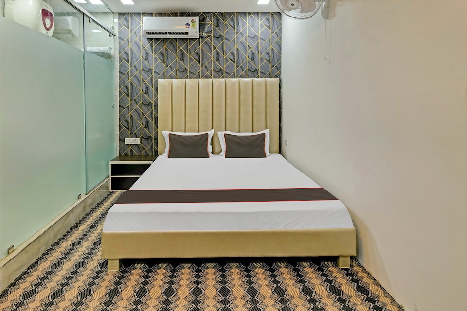 Hotel O The Kings , Pitampura - Rohini Delhi, Delhi