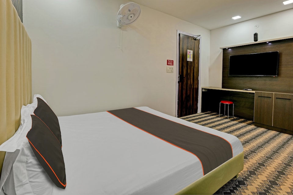 Hotel O The Kings , Pitampura - Rohini Delhi, Delhi