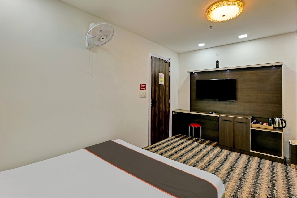 Hotel O The Kings , Pitampura - Rohini Delhi, Delhi