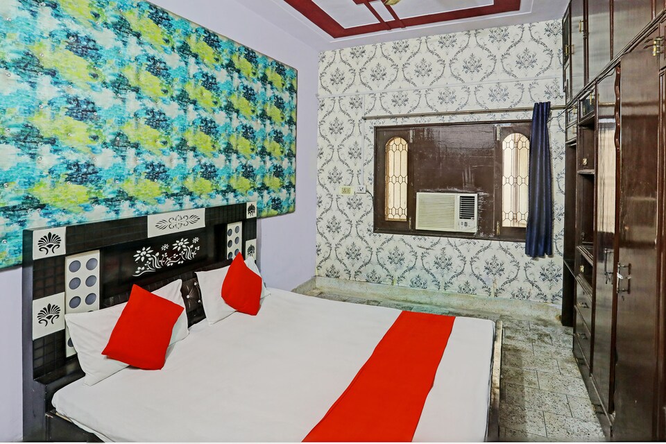 OYO Flagship Hotel Waves, Lanka, Varanasi