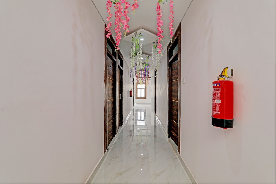 OYO 817192 Hotel Raghav & Banquet , Vikas Nagar Lucknow, Lucknow