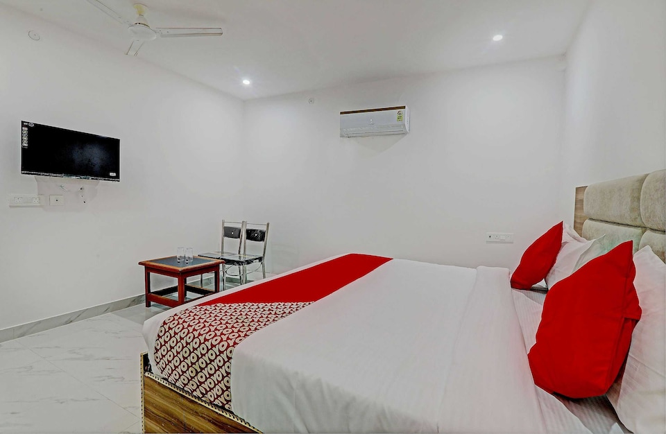 OYO 817192 Hotel Raghav & Banquet , Vikas Nagar Lucknow, Lucknow
