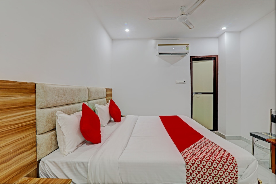 OYO 817192 Hotel Raghav & Banquet , Vikas Nagar Lucknow, Lucknow