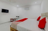 Hotel O Raghav & Banquet