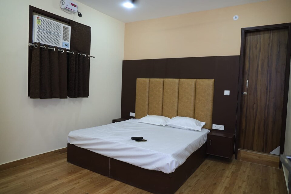 POP 81720C Hotel Lotus Highway Inn, Meerut, Meerut