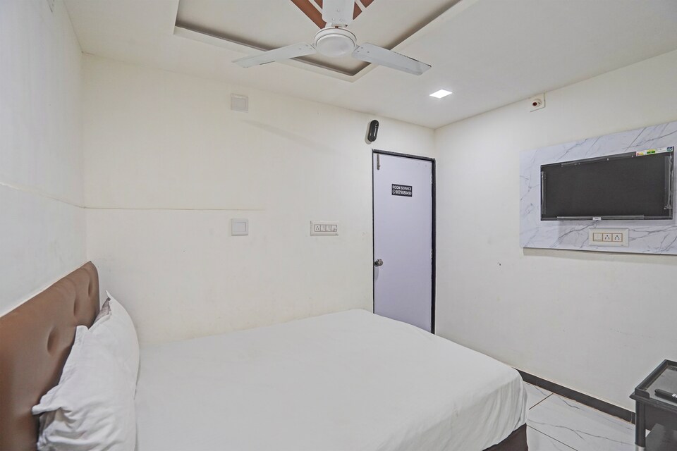 OYO HS Palace , Deesa, Palanpur