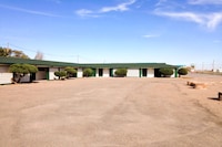 HomeTown Inn By OYO Lakin, KS