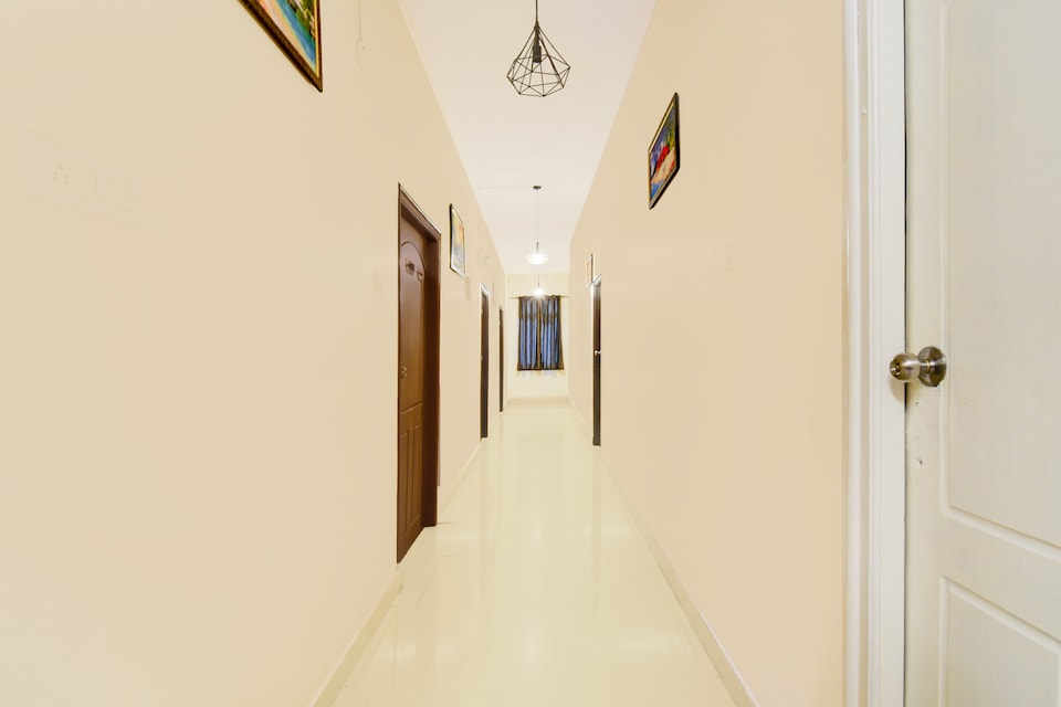 SPOT ON Nest Inn Hotel, Banjara Hills, Hyderabad