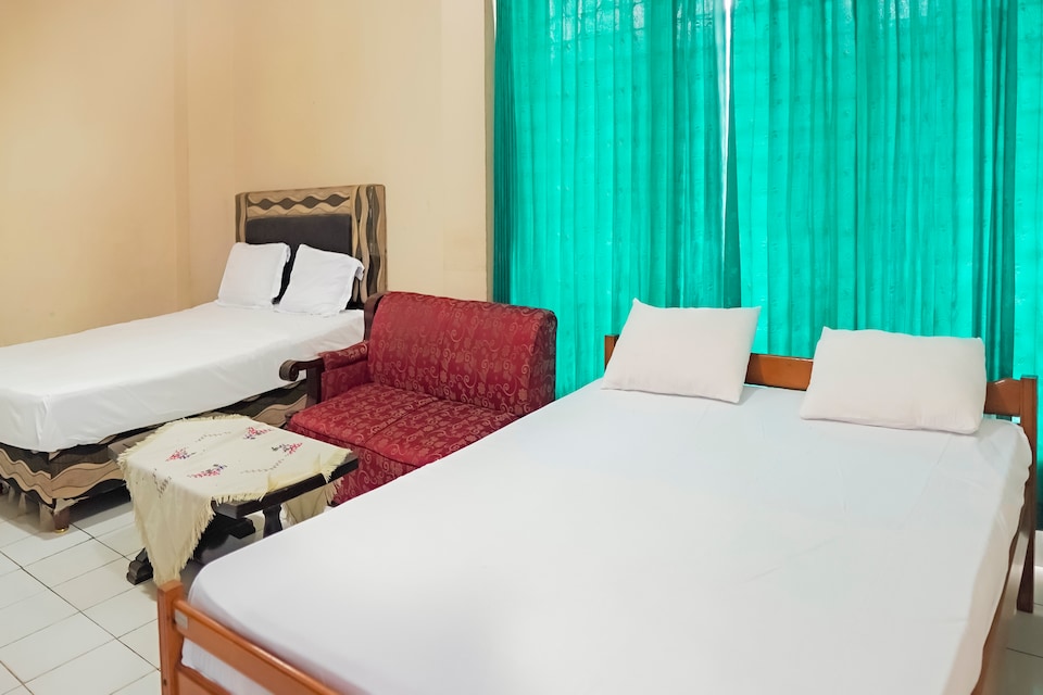 Capital O 92958 Hotel Raflessia Syariah, Muara Enim, Muara Enim