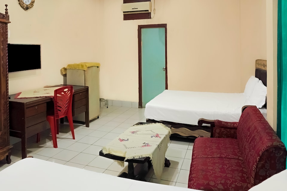 Capital O 92958 Hotel Raflessia Syariah, Muara Enim, Muara Enim
