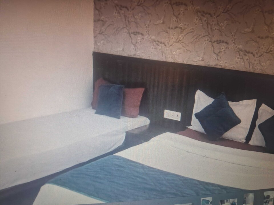 POP 81726K New Maharaja Guest House , North Delhi, Delhi