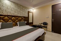 Flagship Hotel Crystal