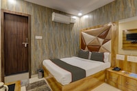 Flagship Hotel Crystal