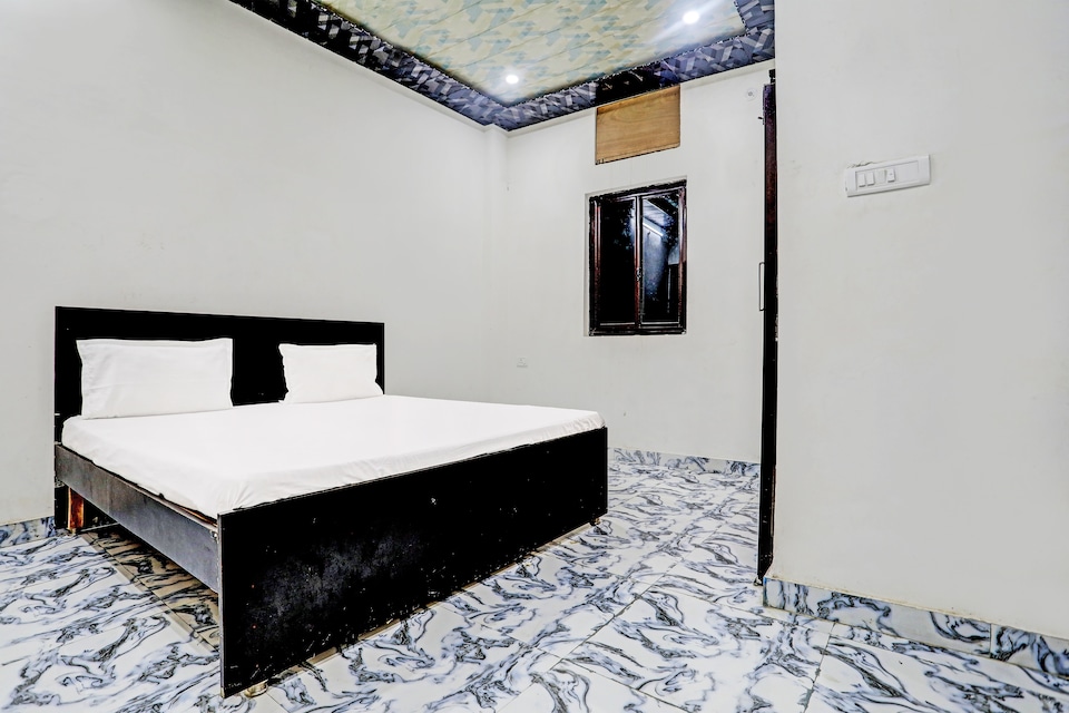 OYO SR Family Restaurant & Hotel, Hardoi, Hardoi