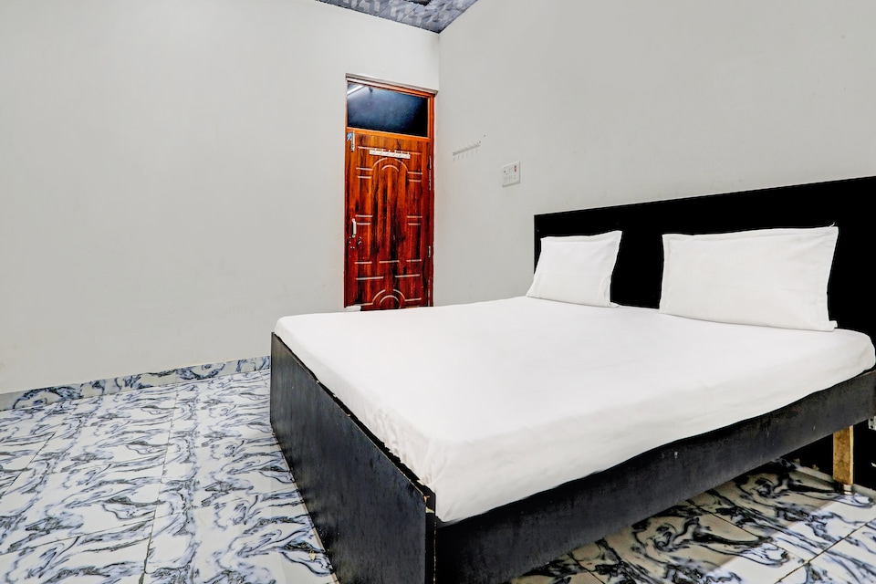 OYO SR Family Restaurant & Hotel, Hardoi, Hardoi