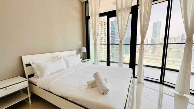 OYO HOME 1119  Zada Tower, Business Bay