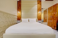 Collection O Palm Springs Beach Resort