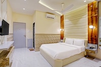 Collection O Palm Springs Beach Resort