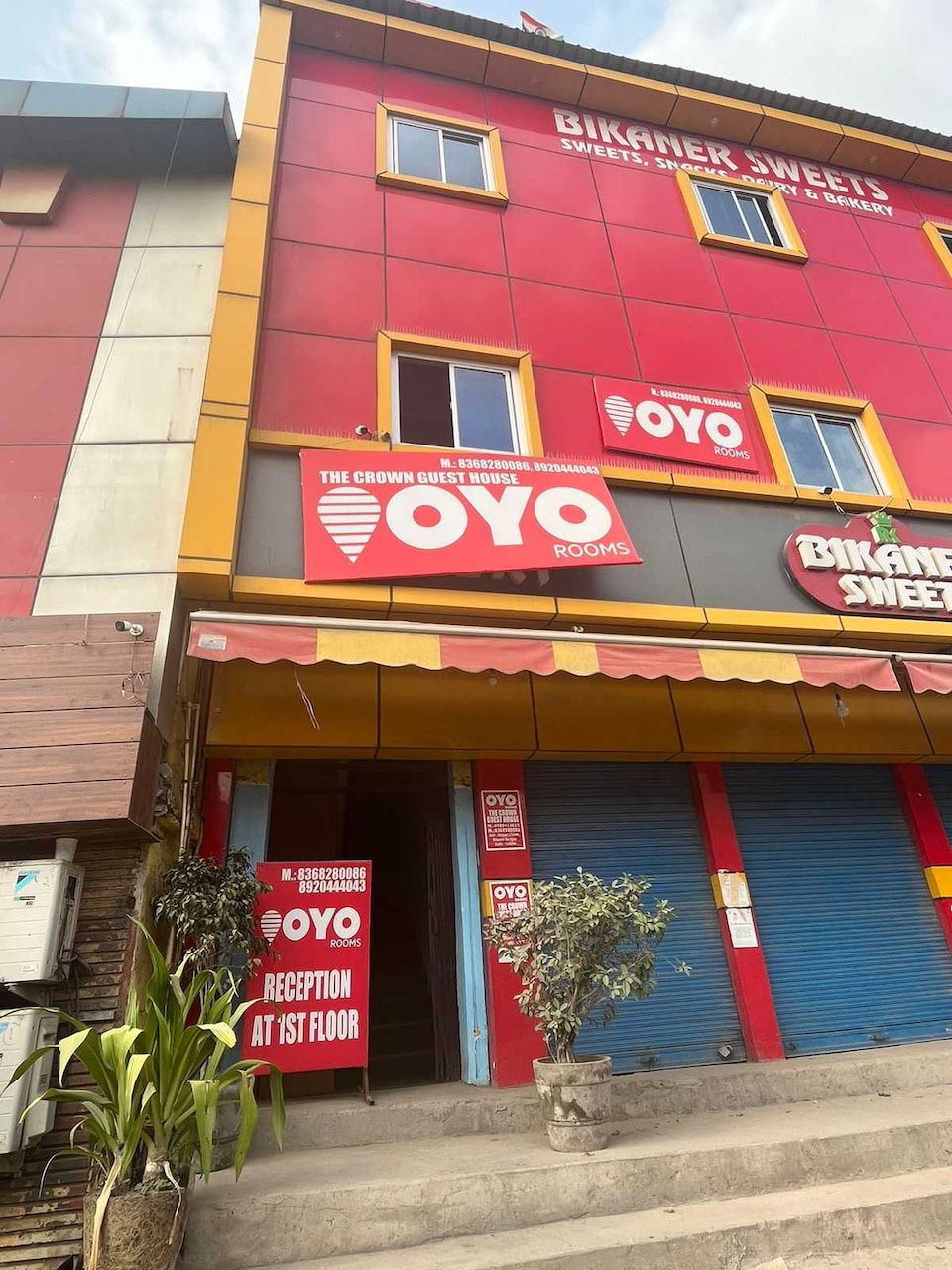 Hotel O The Crown Guest House, Anand Vihar Delhi, Delhi