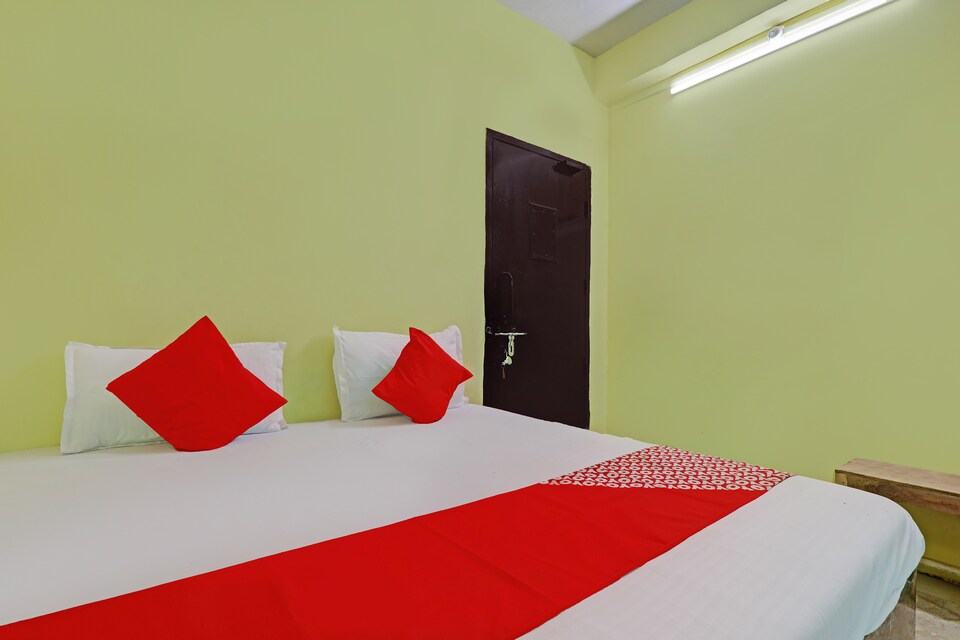 OYO Flagship Gorakhpur Guest House, Golghar, Gorakhpur